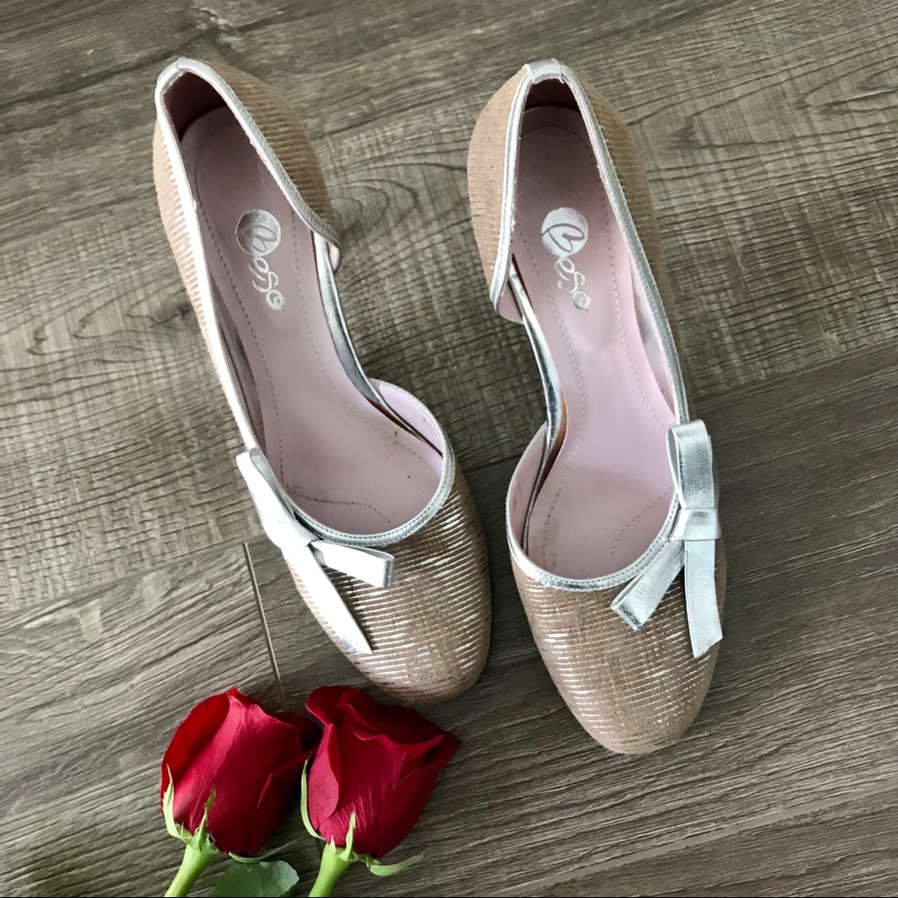 Vintage Silver Bow Pumps Size 38
